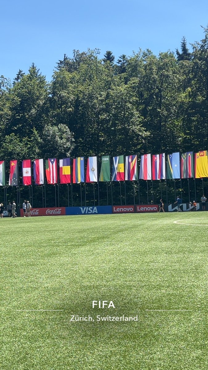fares_alalyani's tweet photo. يحتوي المقر الرئيسي للاتحاد الدولي لكرة القدم FIFA بمدينة زيورخ السويسرية على ملعب كرة قدم دولي متكامل الأبعاد
وضعت على جناباته أعلام دول الاتحادات الرياضية ويعرف رسمياً باسم #استاديو_بيليه https://t.co/tU61Nup3Ow