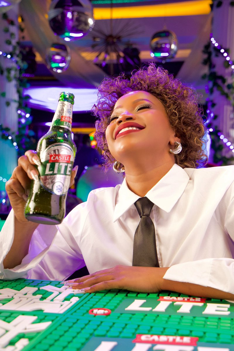 Ksheebah1's tweet photo. Weekend mode ON with @CastleLiteUg 😎🍺 Have an amazing weekend, and don’t forget to grab an ice-cold Castle Lite 🍻Uganda’s best-tasting lite 🍻

#EnjoyResponsibly #CastleLite #UgandasBestTastingLite #18andabove🔞 #TryItAhhh https://t.co/o2DXN5j8e0