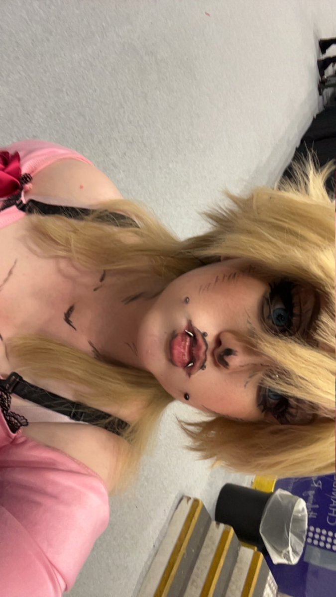 MommaKujoCos's tweet photo. I felt so cute https://t.co/gXrjTi2lWi