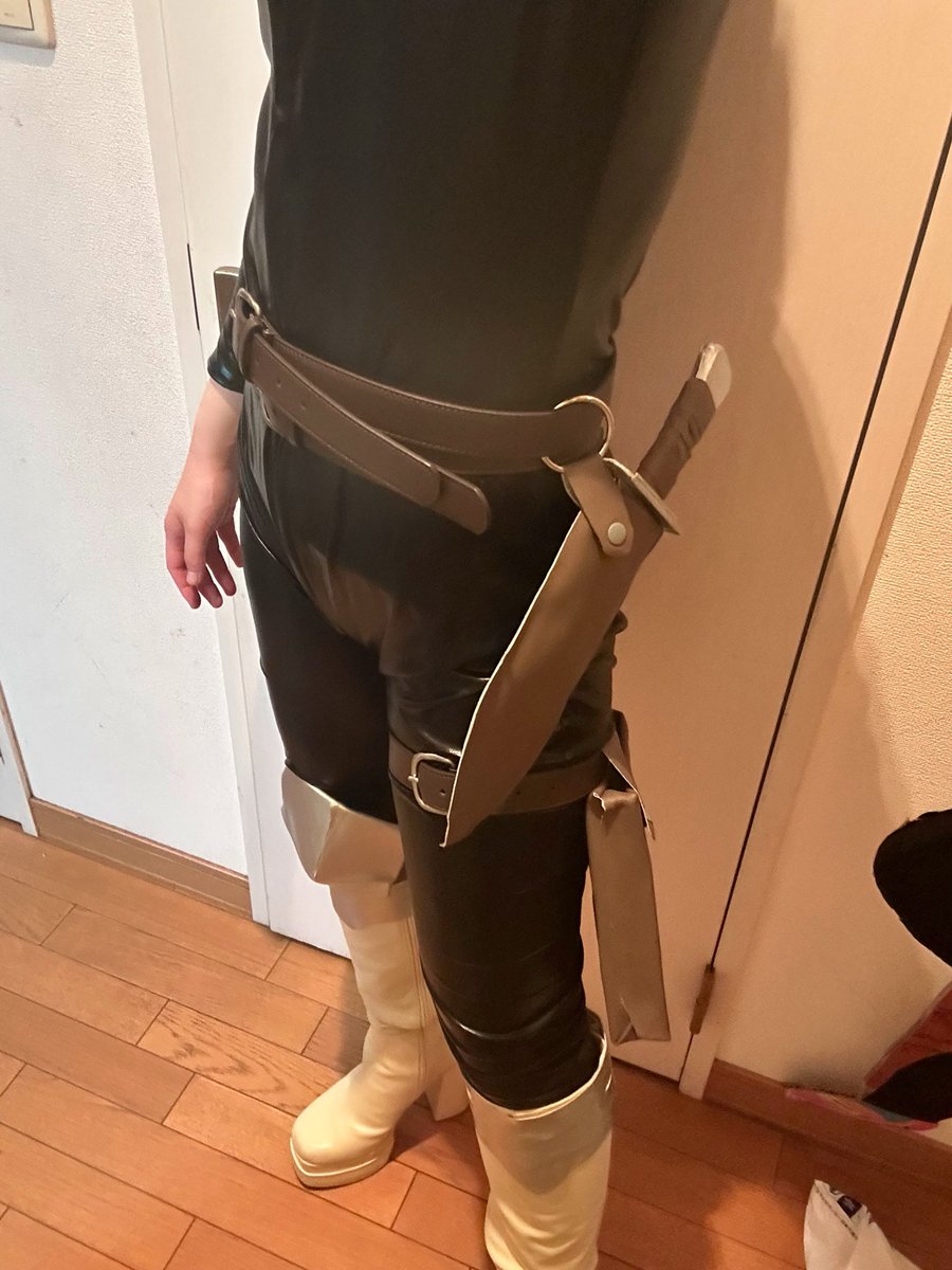 O8_cos's tweet photo. とりあえず完成(？)
あとは微調節なんですが……筋肉インナーなるものを着てみたけど、ただの小太りになってしまうので、無し‼️ 
ちょっと本当に体型そのまま出すぎてやばい
来週が心配になってきた https://t.co/ua8GpQsdCs