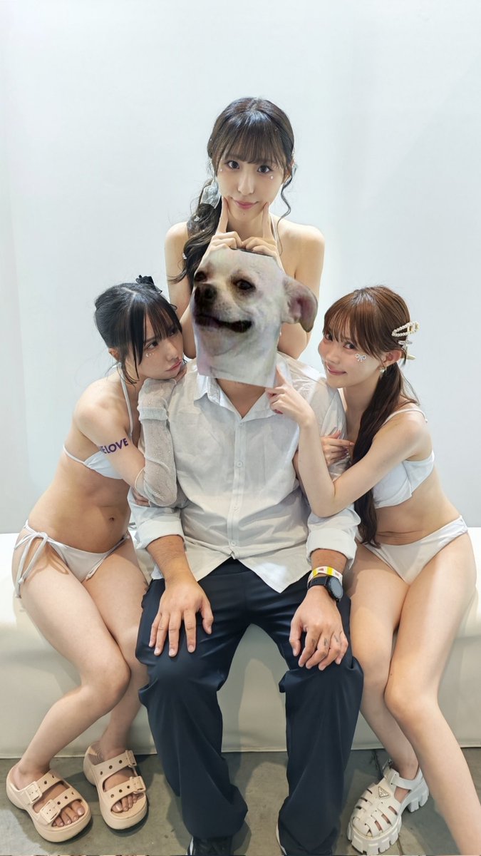 akari331_fav's tweet photo. Surrounded by sisters 😂 https://t.co/BUPPNFdtQy