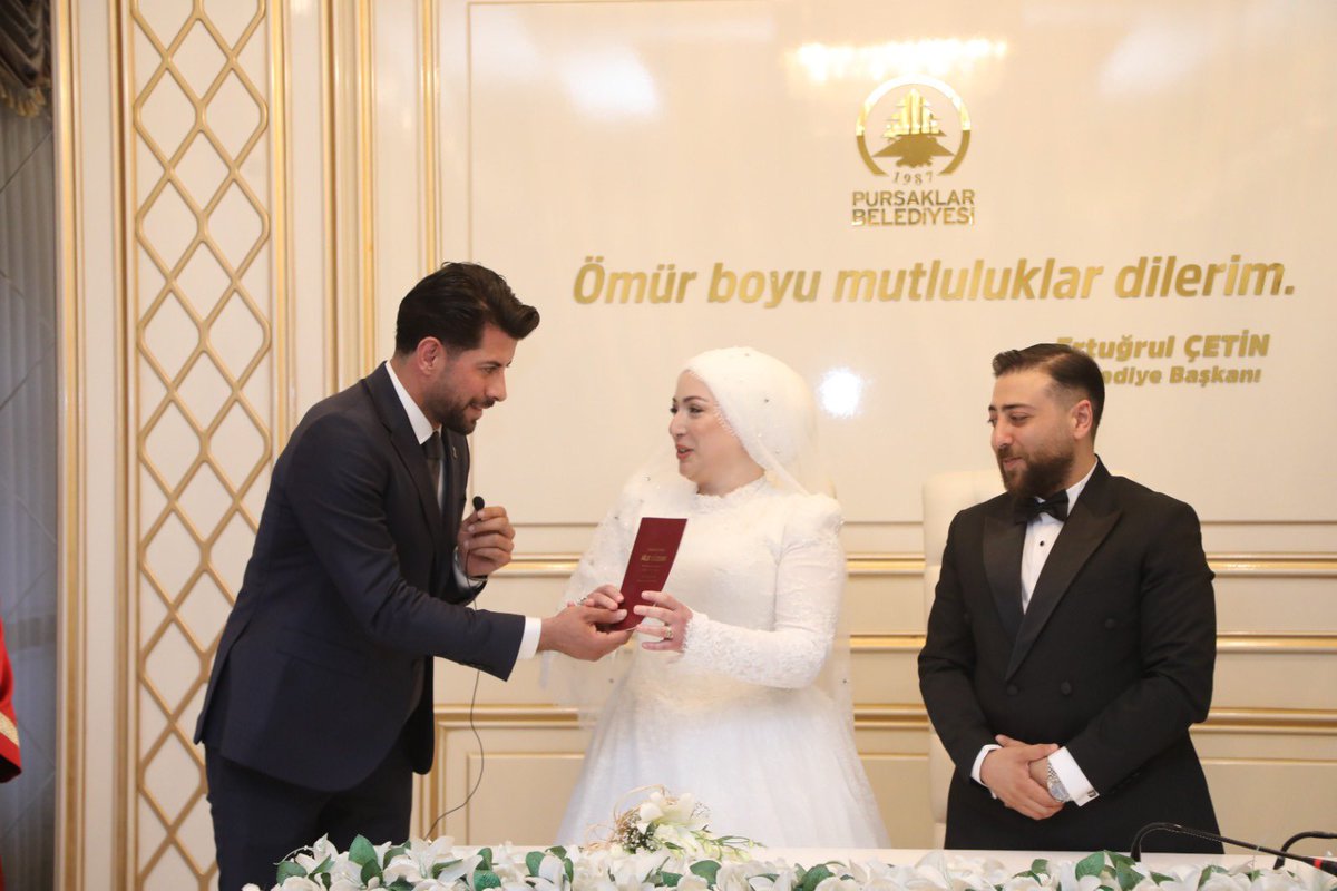 AKPURSAKLAR's tweet photo. Çelik ve Çınar ailelerinin kıymetli evlatlarının nikâh merasimine, İlçe Başkanımız Sn. İbrahim Kopan, Kadın Kolları Başkanımız Sn. Perihan Öztürk, yürütme ve yönetim kurulu üyelerimiz ile birlikte katılım sağladık. 
Genç çiftimize bir ömür boyu sağlık, huzur ve mutluluk; kıymetli ailelerine hayırlı olsun dileklerimizi iletiyoruz.

@abuyukgumus @hakanhanozcan @ibrahim_kopan @kurtcancelebi @AkpartiAnkara