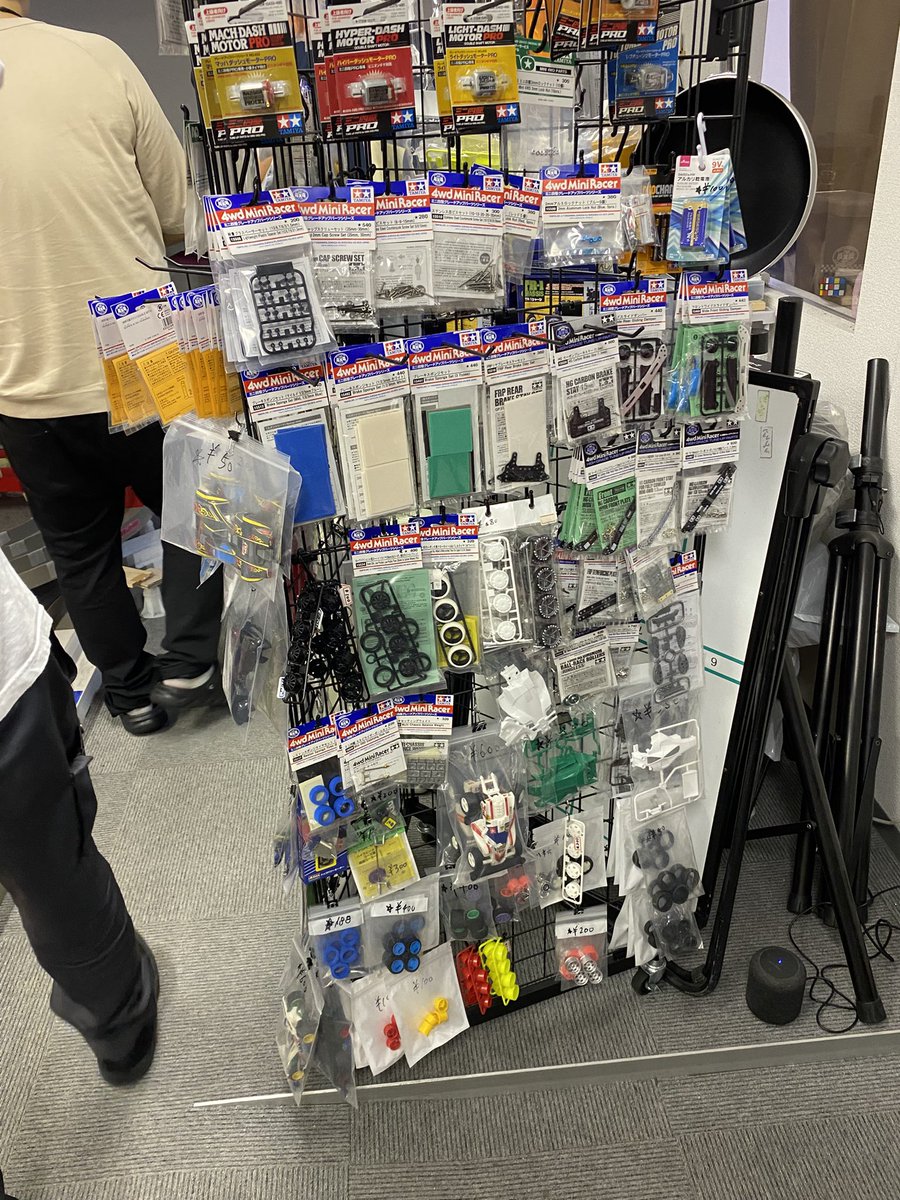 MANGA7TARO's tweet photo. ナンバサーキット売店
ボディ充実しております🥳
次はサイクロンとトライダガーXとレイスピアーを確保したいなとか
是非是非遊びに来たついでにどうぞ👍 https://t.co/rUZ1YsAuuw