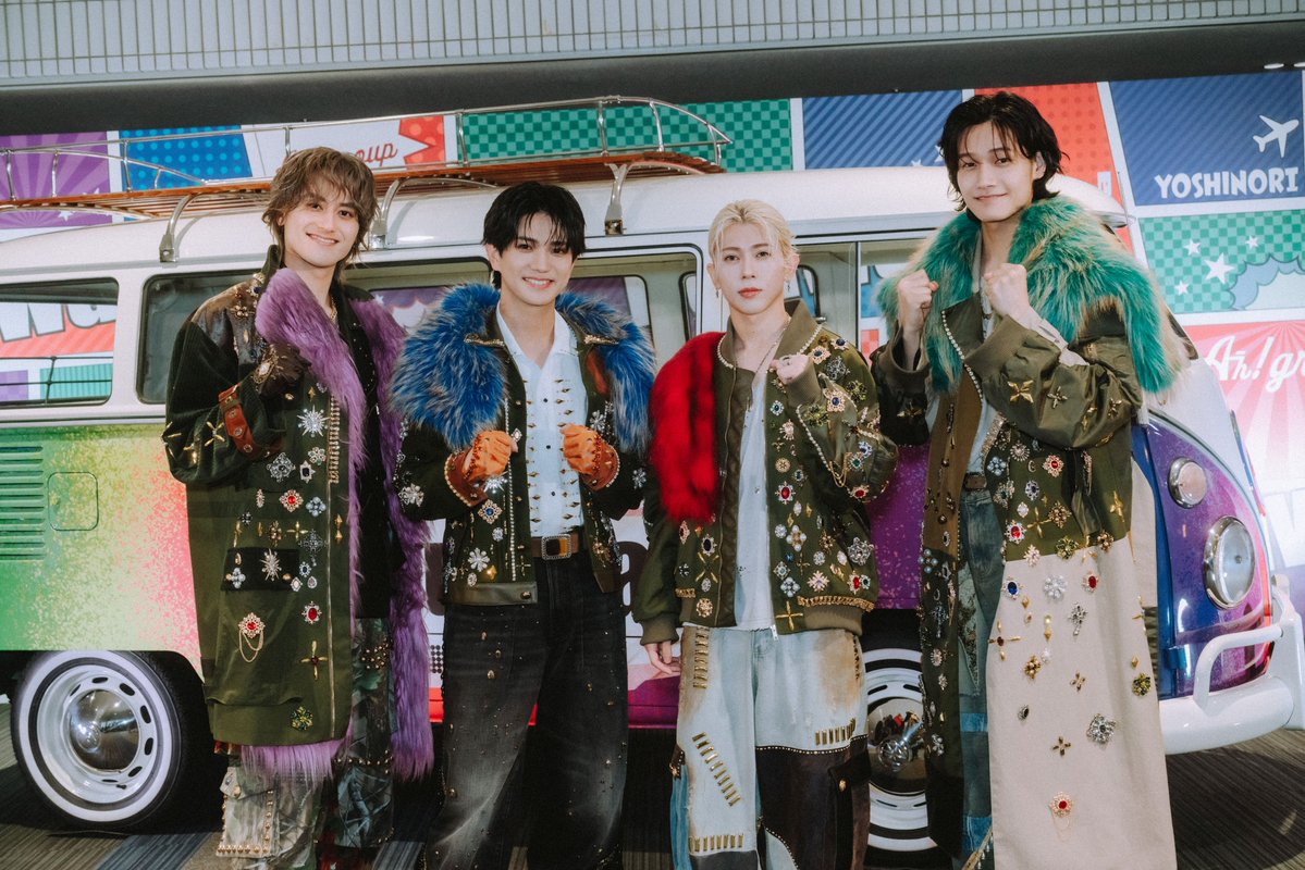 oricon's tweet photo. Aぇ! group、“4人体制”初ツアーに決意
草間リチャード敬太の復帰「ホッと…」
https://t.co/EQFx0Vs1u5

『Aぇ! group LIVE TOUR 2026 Runway』
開演前囲み取材に登場🎤

#AぇツアーRunway https://t.co/HJ3X2ek0ox