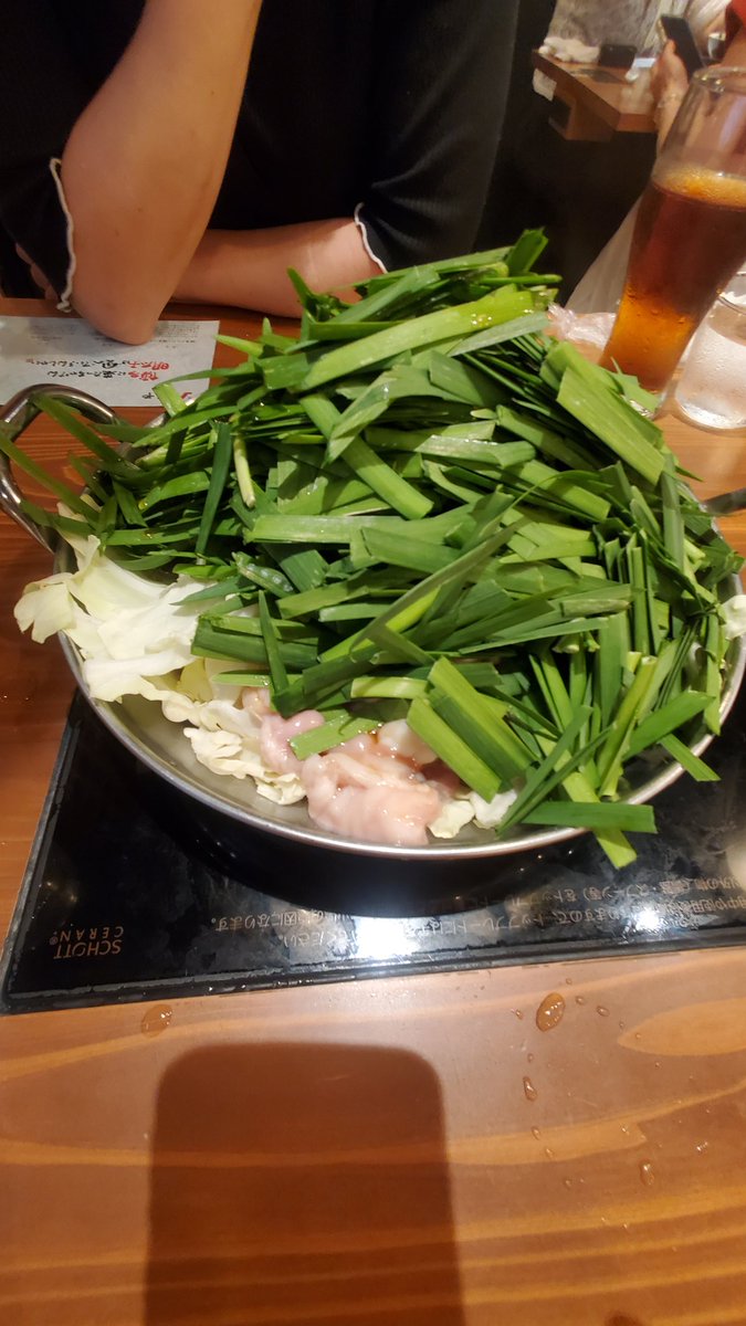 yuumacro's tweet photo. 博多だから、キスマイピンスポットめぐりで昼はひらお、夜はもつ鍋!福岡は行きたい店が多すぎて困る💦 https://t.co/1XtPr8WPtD