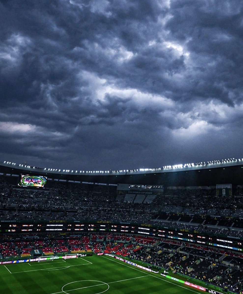 FlashBack__Cine's tweet photo. ¡Buenos días! ☀️☕🇲🇽

Estamos a un día del México 🆚 Inglaterra.

Hay que respetar al rival. No somos favoritos y existe la posibilidad de perder, como también existe la de dar la sorpresa. Así es el deporte. 🏟️⚽💯

Si algo nos recordó ayer Cabo Verde es que el corazón, el alma y la entrega pueden competir contra cualquier pronóstico. Eso es lo mínimo que espero de México: dejarlo todo en la cancha.❤️🌿

Y pase lo que pase, hay que saber ganar y saber perder. La pasión es parte del juego, pero la patria no está en disputa. Es fútbol, un deporte que nos une y emociona a millones, no una guerra.🔥🫂

¡Suerte, México! Estamos contigo. 🇲🇽💚

¿Qué prefieres mañana: jugar bonito o competir con el corazón hasta el último minuto, aunque el resultado no acompañe? ✍🏻👇🏻

🎬🎞️ FlashBack Cine