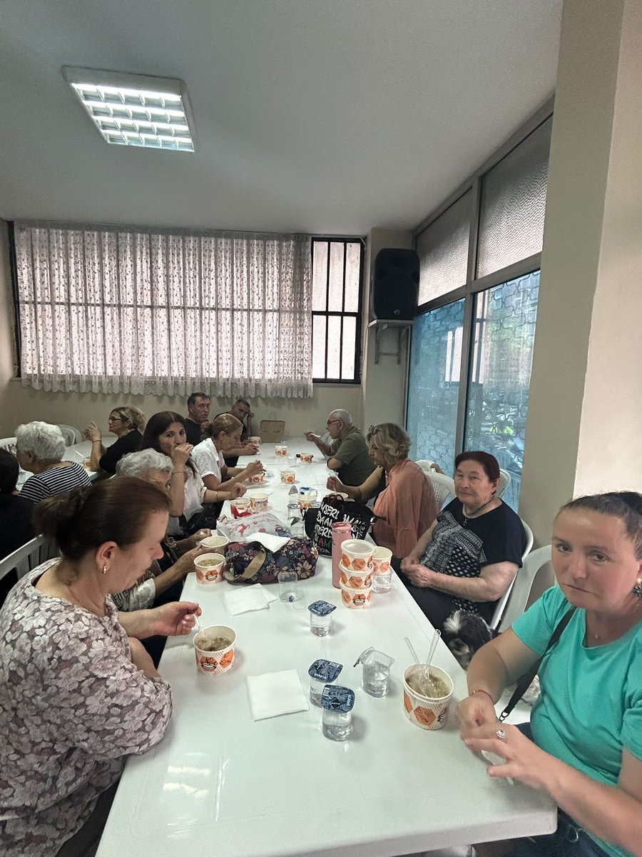 Cihanilim's tweet photo. Sivas Divriği Özbağı Derneğinin düzenlemiş olduğu aşure lokmasına  katılım sağladık. Hak katında kabul olsun.Birliğimiz ve beraberliğimiz daim olsun. https://t.co/f05OTA25vv