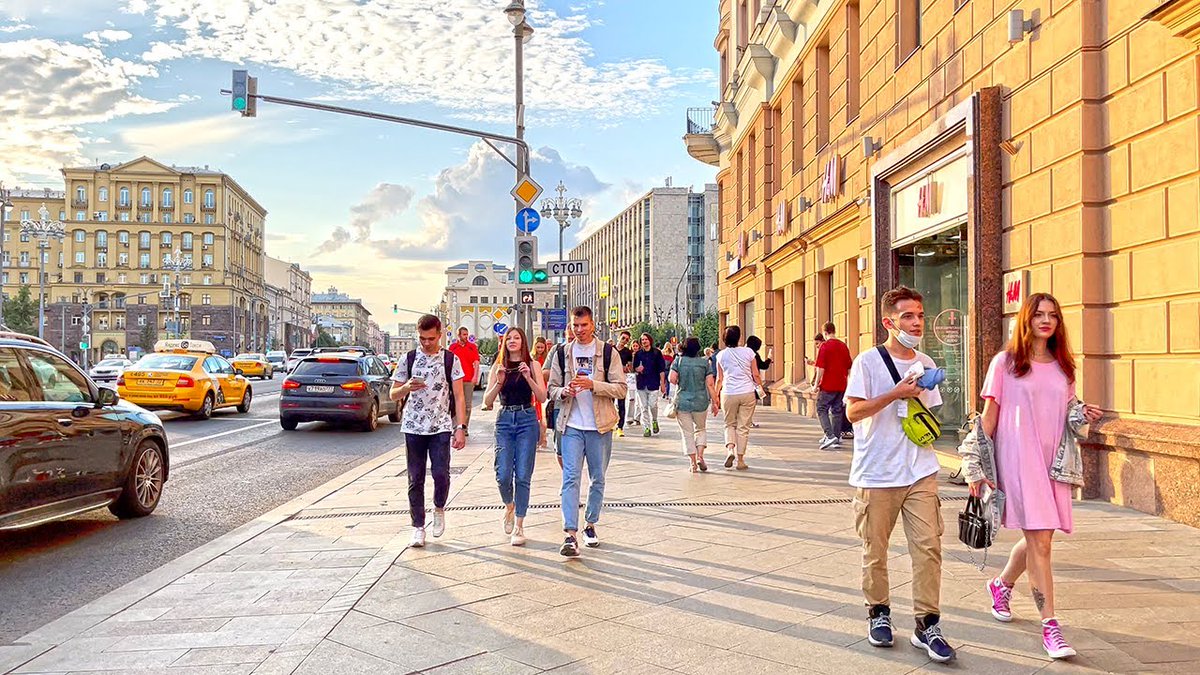 jk_ek_'s tweet photo. @GreatestWest @mojemnemojem They are fleeing REAL hardships. This is Russia, they are not fleeing hardship. https://t.co/NriiPeafTM