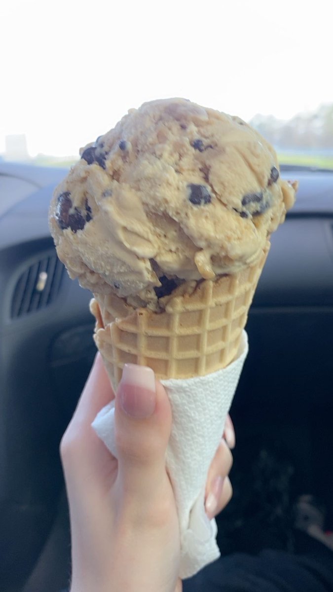 starsalign01's tweet photo. Nom nom I love a sweet treat :3
#findom #foodie https://t.co/C4uNHqWJDd