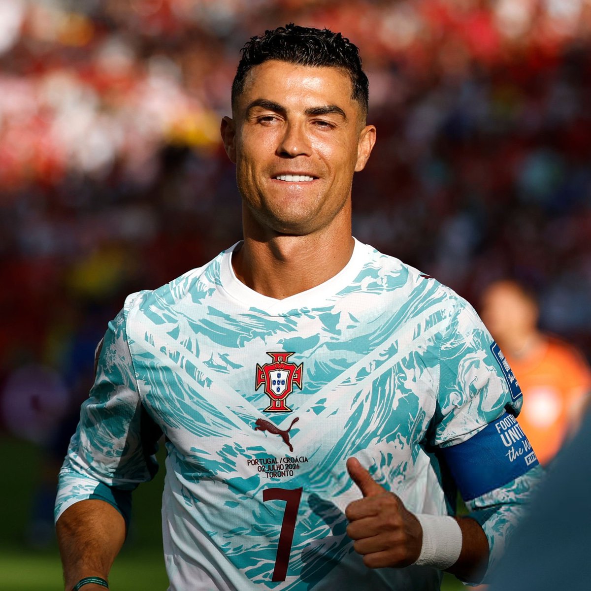 lnstantFoot's tweet photo. "𝗖𝗥𝗜𝗦𝗧𝗜𝗔𝗡𝗢 𝗥𝗢𝗡𝗔𝗟𝗗𝗢 𝗡'𝗘𝗦𝗧 𝗣𝗟𝗨𝗦 𝗔̀ 𝗦𝗢𝗡 𝗣𝗥𝗜𝗠𝗘 !"

🇪🇸 Unai Simon dévoile le plan ANTI-CR7 de l'Espagne : 

"Il n'est plus le même joueur qu'il y a 6 ou 7 ans. Ce n'est plus son prime, comme au Real Madrid. 

Mais il faut l'éloigner le plus loin possible de la surface. Quand il est dans la surface, il est DÉTERMINANT ! Il aura toujours cette âme de buteur. 

Lors de la dernière finale de la Nations League, il a eu un ballon dans la surface et il l'a transformé en but."

(CP)