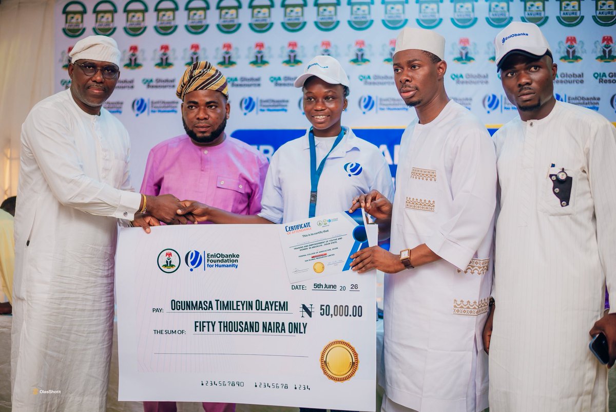 ieniobanke's tweet photo. Education is the greatest equalizer. I’m also proud to have provided bursaries to 50 dedicated students to support their academic journeys. This is just the beginning—I am fully committed to creating sustainable change for our people. 📚🚀 #Education #Philanthropy https://t.co/kS7lvHZj97