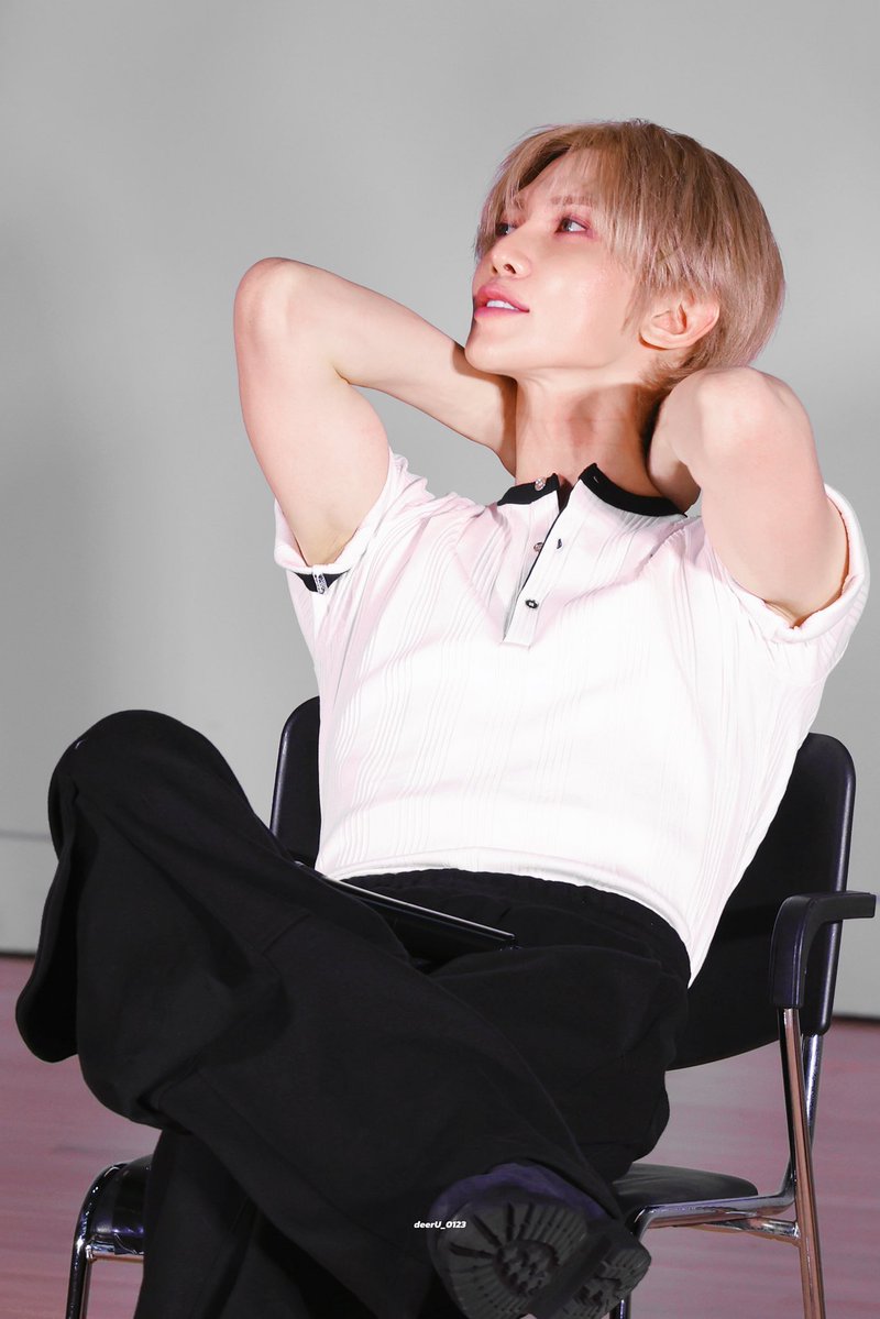 iwonholeyou's tweet photo. his pits look so welcoming https://t.co/AStwA8kjKY