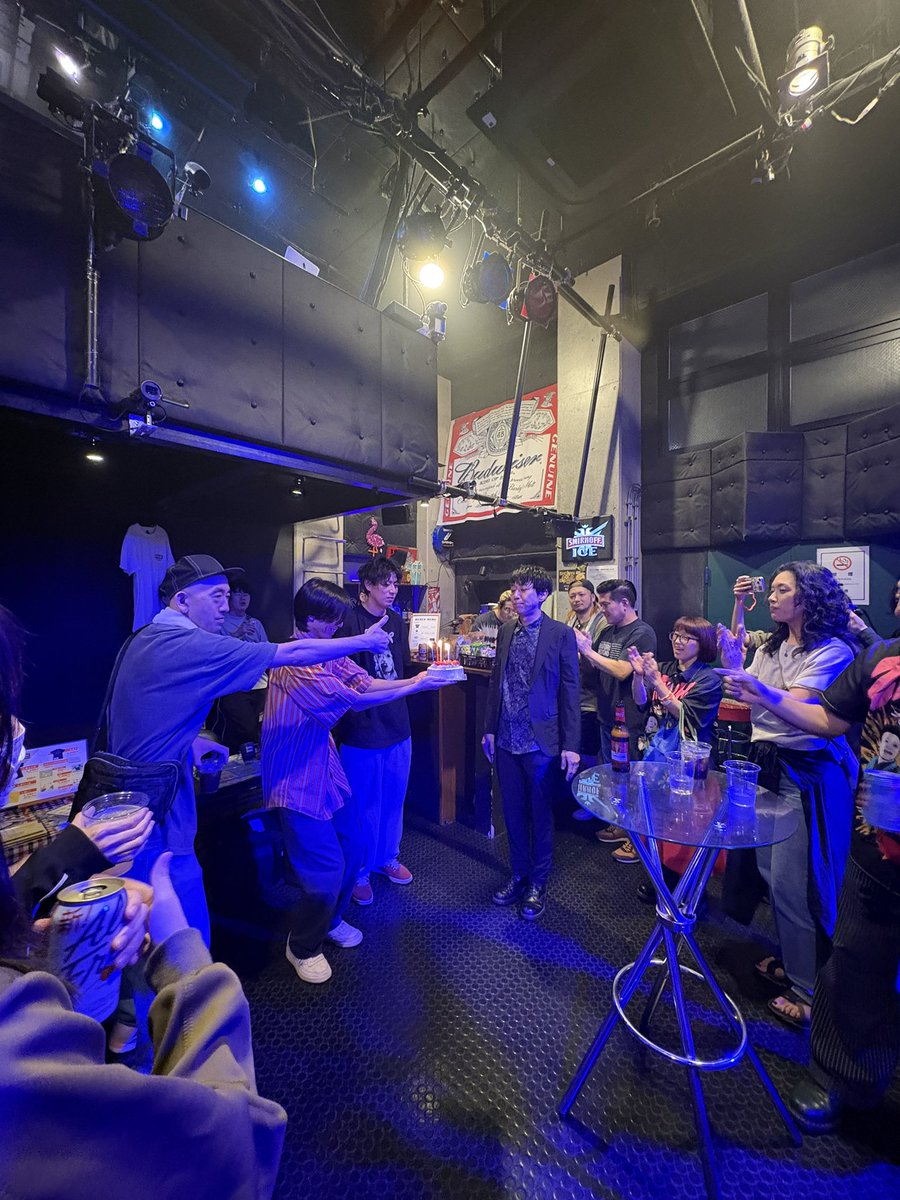 hanacommittee's tweet photo. 取り急ぎ、えいだばんど改めて″スカラ″企画ありがとうございました！！我が地元の町田で、えいだくんの熱い気持ちをいただいてライブできて嬉しかった！！！これからよろしくねスカラ！！！！！！ https://t.co/YYwlE0swxQ