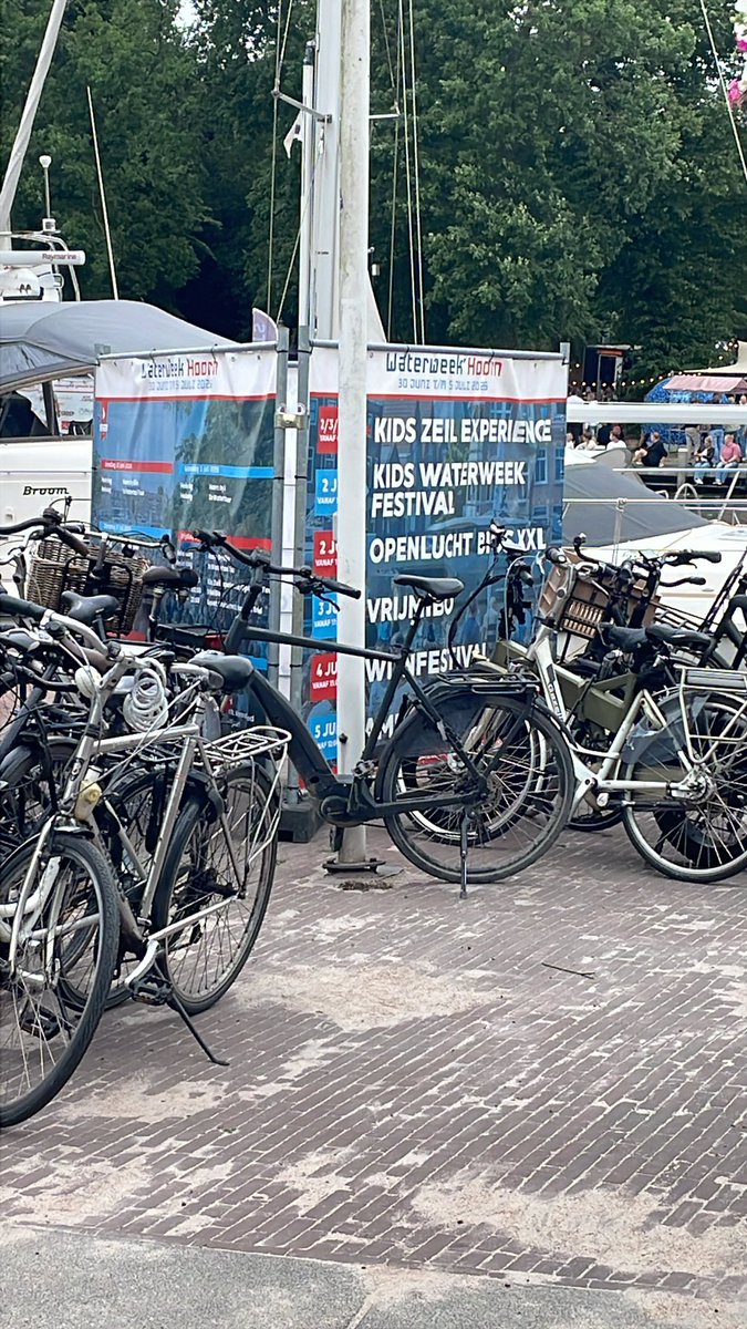 florijntjes's tweet photo. #waterweek in #hoorn wat een gezelligheid https://t.co/oAwRCvPRMe