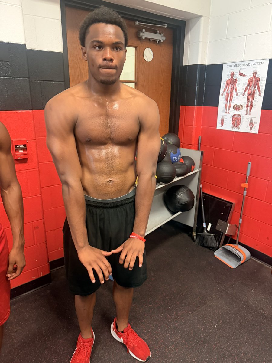 Dariuswrld2027's tweet photo. 190 Solid but more work to be done https://t.co/uwZiHJhtUV