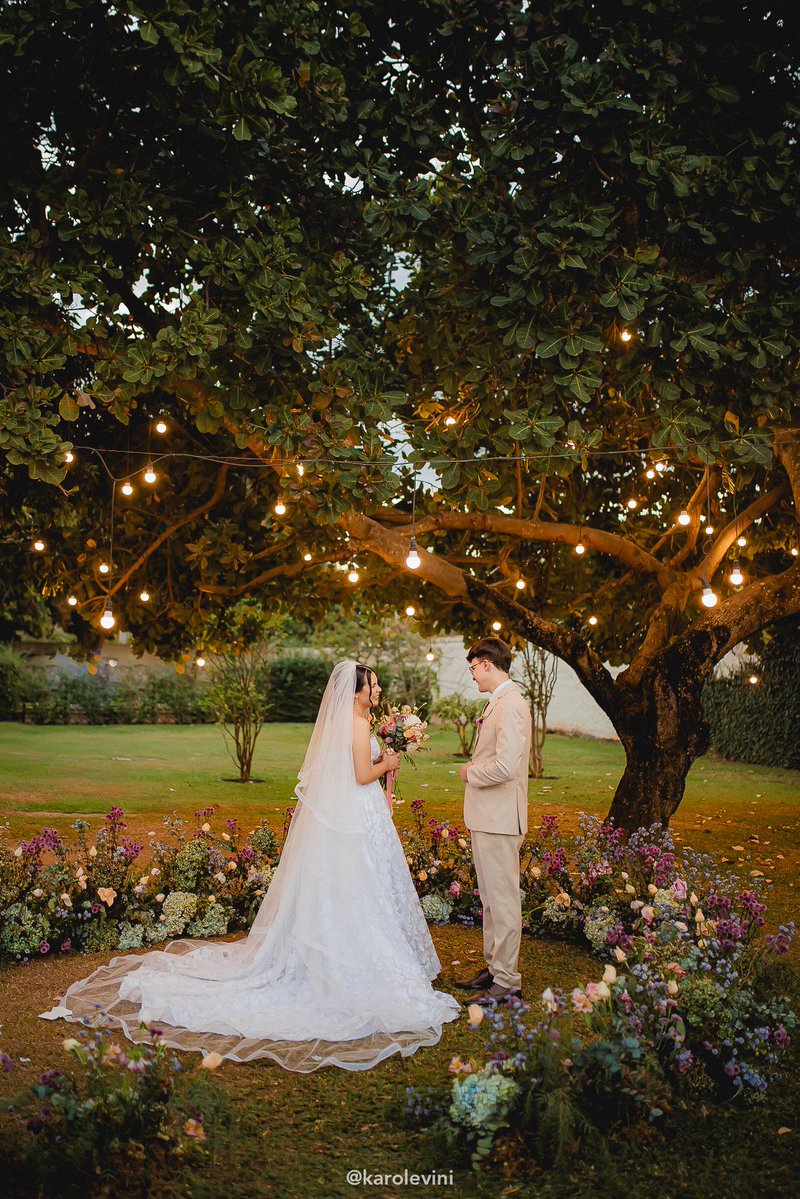 naclaraog's tweet photo. @fairyytaleswift next month is my 1 year wedding anniversary 🥹 https://t.co/u0rs8YRQaW