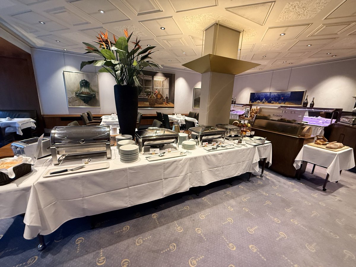 AndrewDowson's tweet photo. People say Zurich is expensive, this is a 4 star hotel, 2 minutes from the Bahnhofstrasse, 5 mins from Lake Zurich! Starched white table linen and silver tableware. £134. You find me that in London or Doncaster for that matter! 😂 https://t.co/cB7omnsHmE