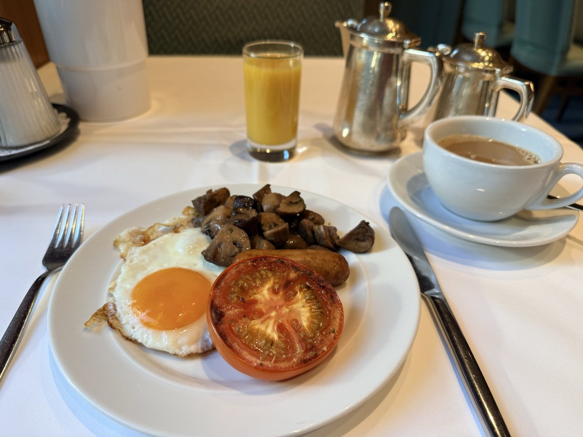 AndrewDowson's tweet photo. People say Zurich is expensive, this is a 4 star hotel, 2 minutes from the Bahnhofstrasse, 5 mins from Lake Zurich! Starched white table linen and silver tableware. £134. You find me that in London or Doncaster for that matter! 😂 https://t.co/cB7omnsHmE