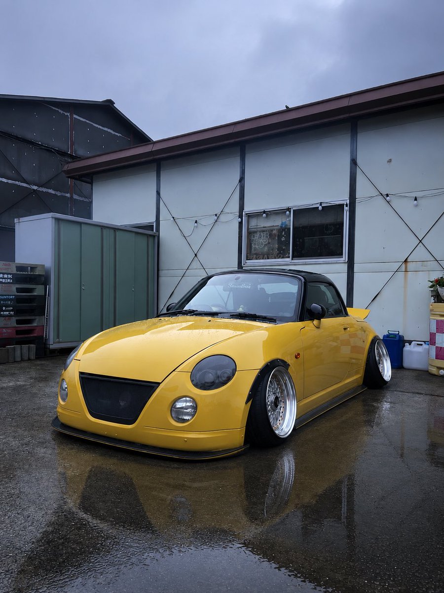 m7a7k7o7's tweet photo. ちょっとGTPにナンバー外してって言ったらバンパースムージングされてた😁
ついでに鬼キャン深リムエアサス着地加工って言ったらあまり変わらなかった😁
とか言っとく😁笑 https://t.co/KjS0rszNmq