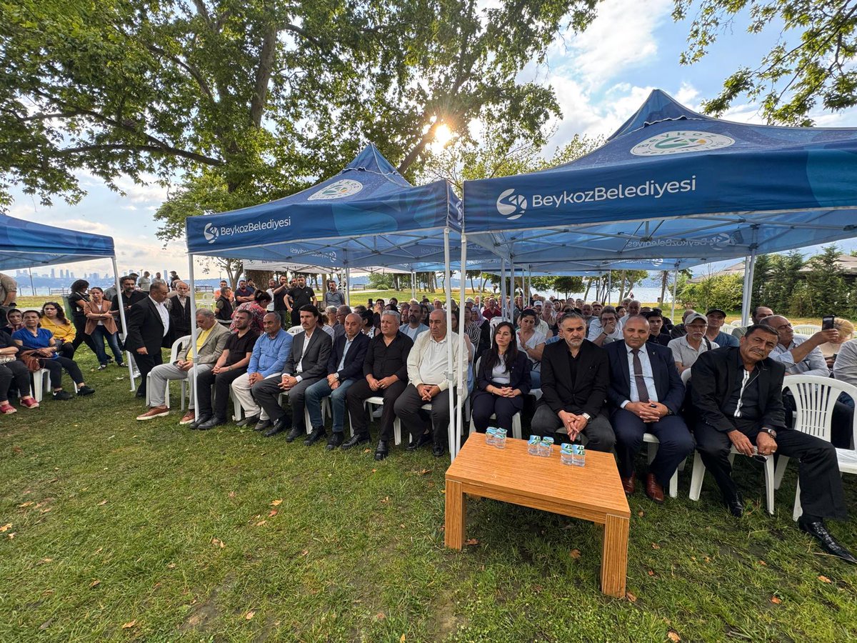 mhpbeykoz's tweet photo. İlçe Başkanımız Mehmet GÜNDOĞDU’ya vekâleten, İlçe Başkan Vekilimiz Serdar AYTAÇ, Belediye Meclis Üyemiz Bülent GÖKDAĞ ve ilçe yöneticilerimiz ile birlikte Beykoz Cem Vakfı'nın düzenlediği aşure programına katılım sağladık.

Birlik, beraberlik ve paylaşmanın simgesi olan aşurenin; kardeşliğimizi, dayanışmamızı ve muhabbetimizi daim kılmasını temenni ediyor, nazik ev sahiplikleri dolayısıyla Beykoz Cem Vakfı yönetimine teşekkür ediyoruz.

@_MHPistanbul_
@BBvolkanyilmaz 
@CamurMehmet123 
@mehmetgndogdu1 
@Bulent__Gokdag