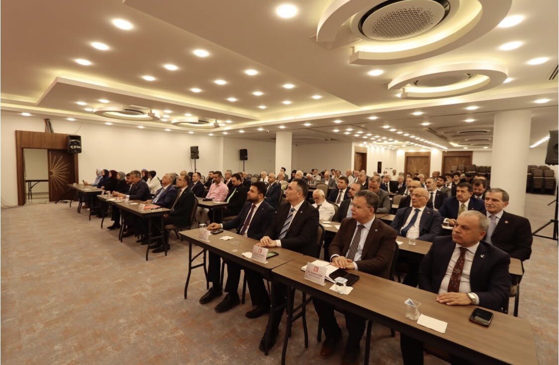 gkhnkasap's tweet photo. Genel başkan vekilimiz sayın Prof. Dr. Sacit Günbey ve parti genel sekreterimiz sayın Mehmet Altınöz’ün başkanlığında mkyk toplantımızı gerçekleştirdik. Rabbim hayırlara vesile kılsın İnşallah. https://t.co/twqBiclCWA