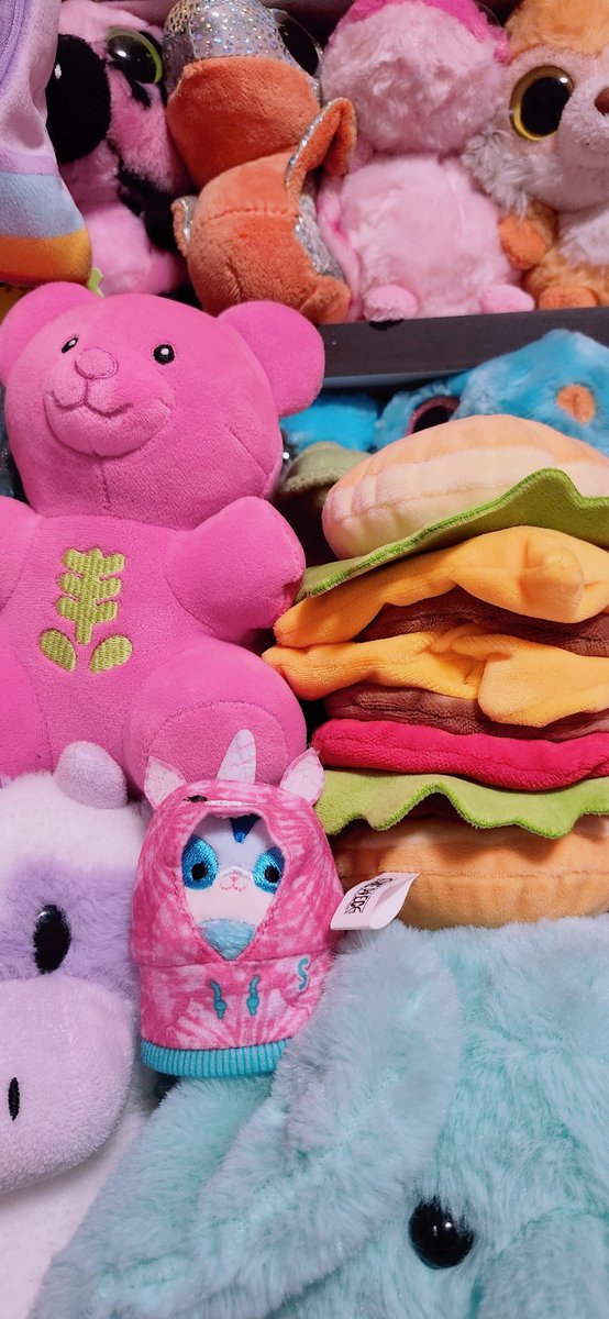 Miichel701's tweet photo. #squishmallows #squishmallow #stuffedanimal #kawaii #toys #toy #collection #collectibles #toycore #toywave #collector #toycollector #decor #aesthetic #plush #plushies #stuffedanimals #stuffed #plushcore #toycollection #squishville #unicorn #teddybear https://t.co/RniIvogHKM