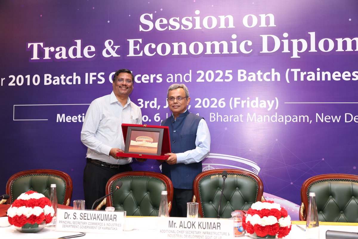 IasAlok's tweet photo. Delighted  to  deliver an address on UP’s investment drive during the insightful one-day session on Trade & Economic Diplomacy organised by @ITPODesk at Bharat Mandapam!
It was personally enriching to engage with the IFS officers on issues relating to the challenges in India’s trade diplomacy , investment promotion, exports & innovation. Sought there help in boosting UP’s exports by ensuring access to our products and soliciting investment proposals based on state specific strengths . International trade and investment will be the key to achieving the goal of Viksit Bharat and Viksit UP 2047! 
#TradeDiplomacy #EconomicDiplomacy #UttarPradesh #InvestUP 🇮🇳