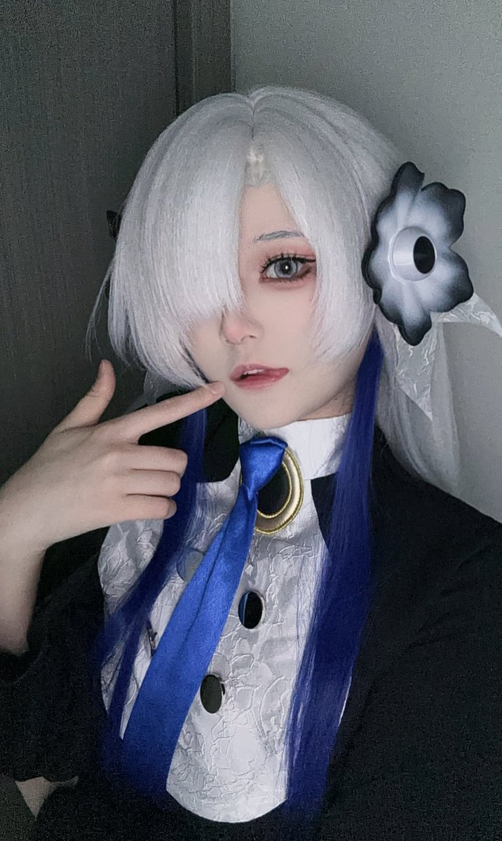 siyinisbaby's tweet photo. luna
#ヰ世界情緒
#ヰ世界情緒美術部
#神椿変身部 https://t.co/jjiFOirhE2