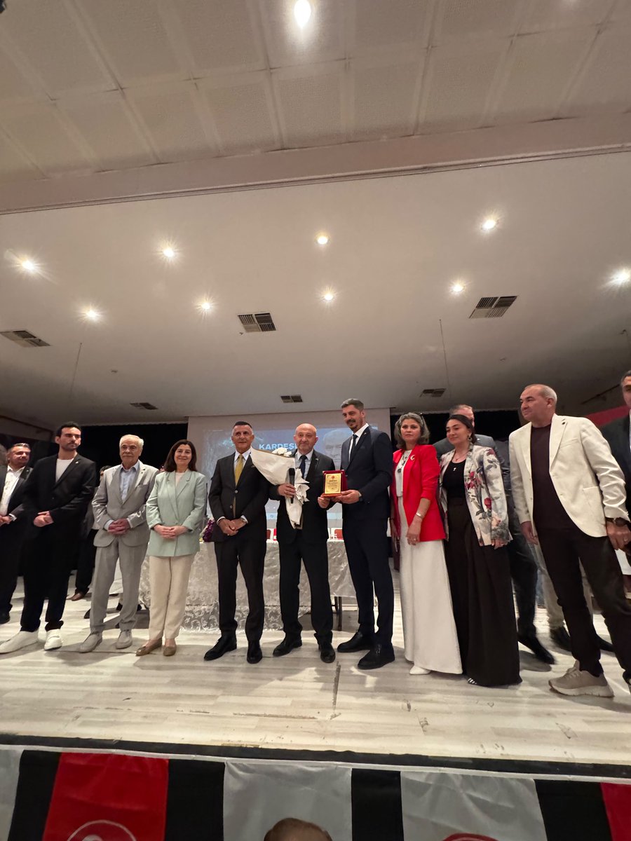 ArkazHayati's tweet photo. 04.07.2026 - EDİRNE

MHP Keşan İlçe Başkanlığı Olağan Kongresi’nde İlçe Başkanı seçilen Sayın Ahmet Kurnaz’a ve yönetimine başarılar diliyor; kongremizin davamıza hayırlı, uğurlu olmasını temenni ediyorum.

#MHP #Edirne #Keşan https://t.co/rNPaBcDUQD