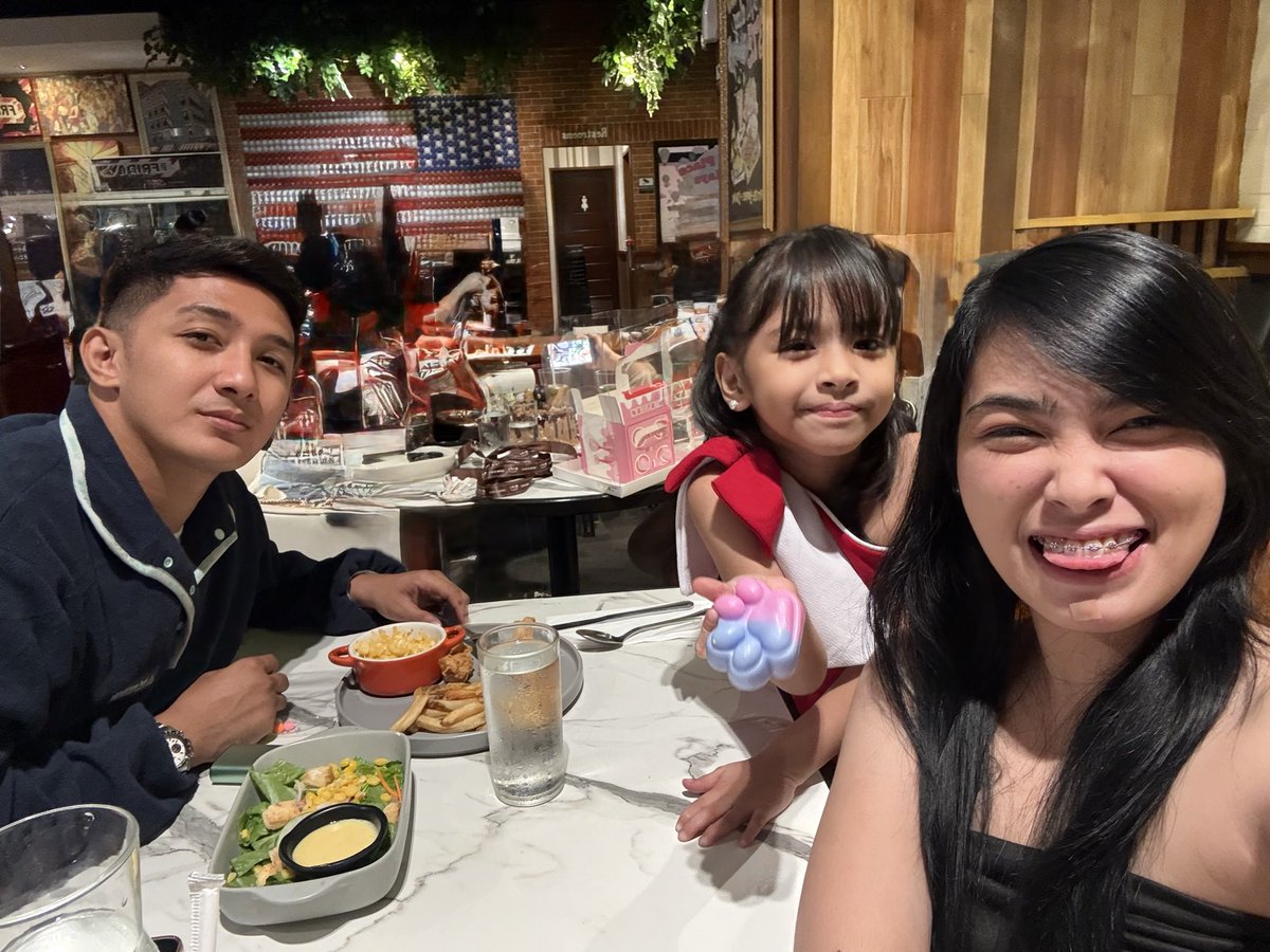 MeynardManahan's tweet photo. Fambam🤍 https://t.co/gJzJnWYtwZ