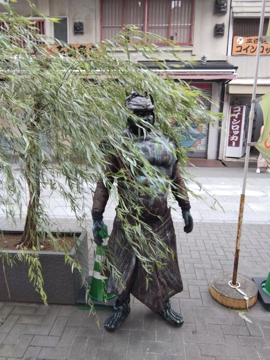 baldyamada's tweet photo. 本日も浅草大道芸でした https://t.co/rp3oCHszF1