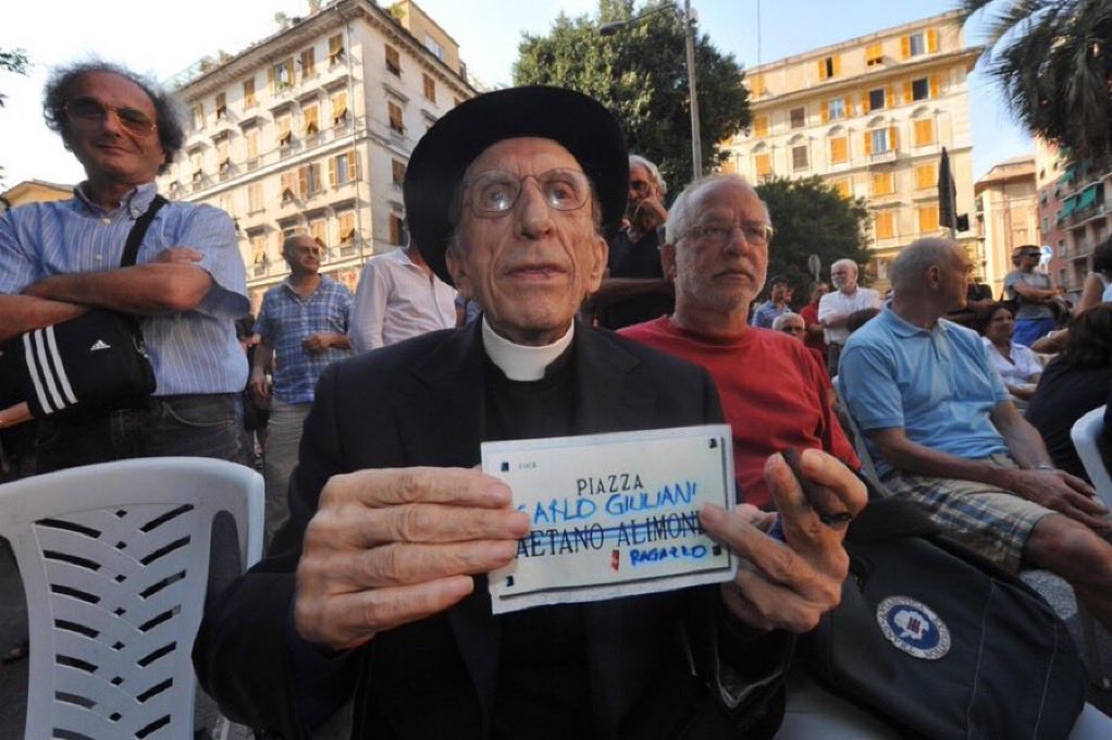 Alberto63Al's tweet photo. #IParadossiDelleParole
“ Quando aiuto la gente che ha fame, mi dicono che sono un bravo prete.
Quando domando perché quella gente ha fame, mi chiamano comunista “.
#DonGallo
#SalaLettura https://t.co/Ipq9uqb03a