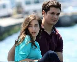 Dramamajesty's tweet photo. @Narcisa79998742 لولا هازال كايا ماكان عرفنا شاتاي..  شاتاي لازم قبل ماينام  يشكر ربه ويشكر هازال كايا ويكون ممنون انها قبلت يكون سنيد لها . https://t.co/v6nuFN61ro