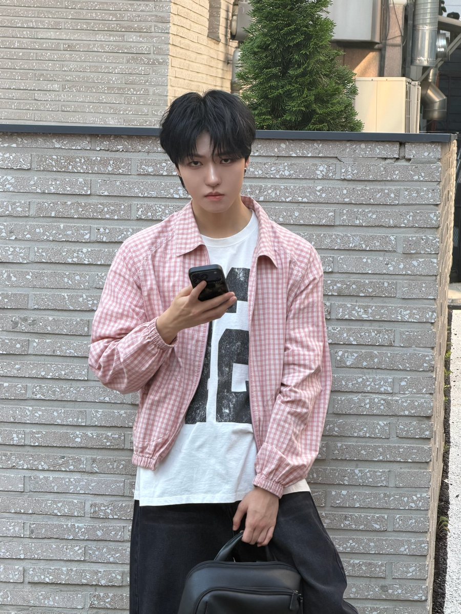 xikers_official's tweet photo. [#현우] 우정즈 영원히 하리 😎🎂
#xikers #싸이커스 https://t.co/gAnFmeB62J