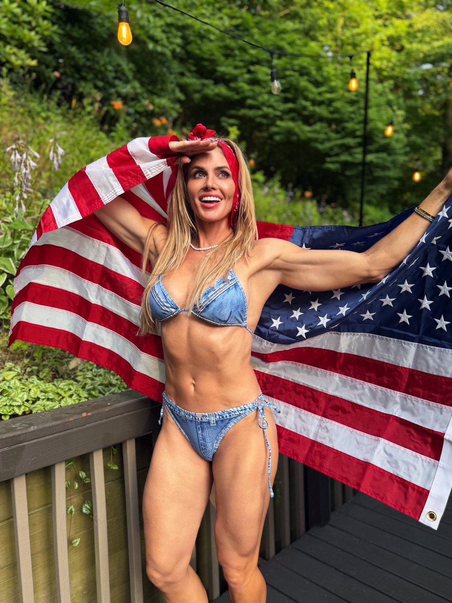 Torrie11's tweet photo. I’ll be on my Passes all weekend chatting!  Happy 4th of July https://t.co/UAKbRwALar
