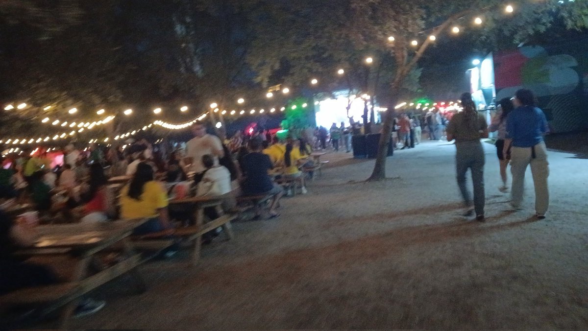 Daniel463233828's tweet photo. Quien fue al fan fes ayer hoy andaremos otra ves https://t.co/hUQKtlBOwi