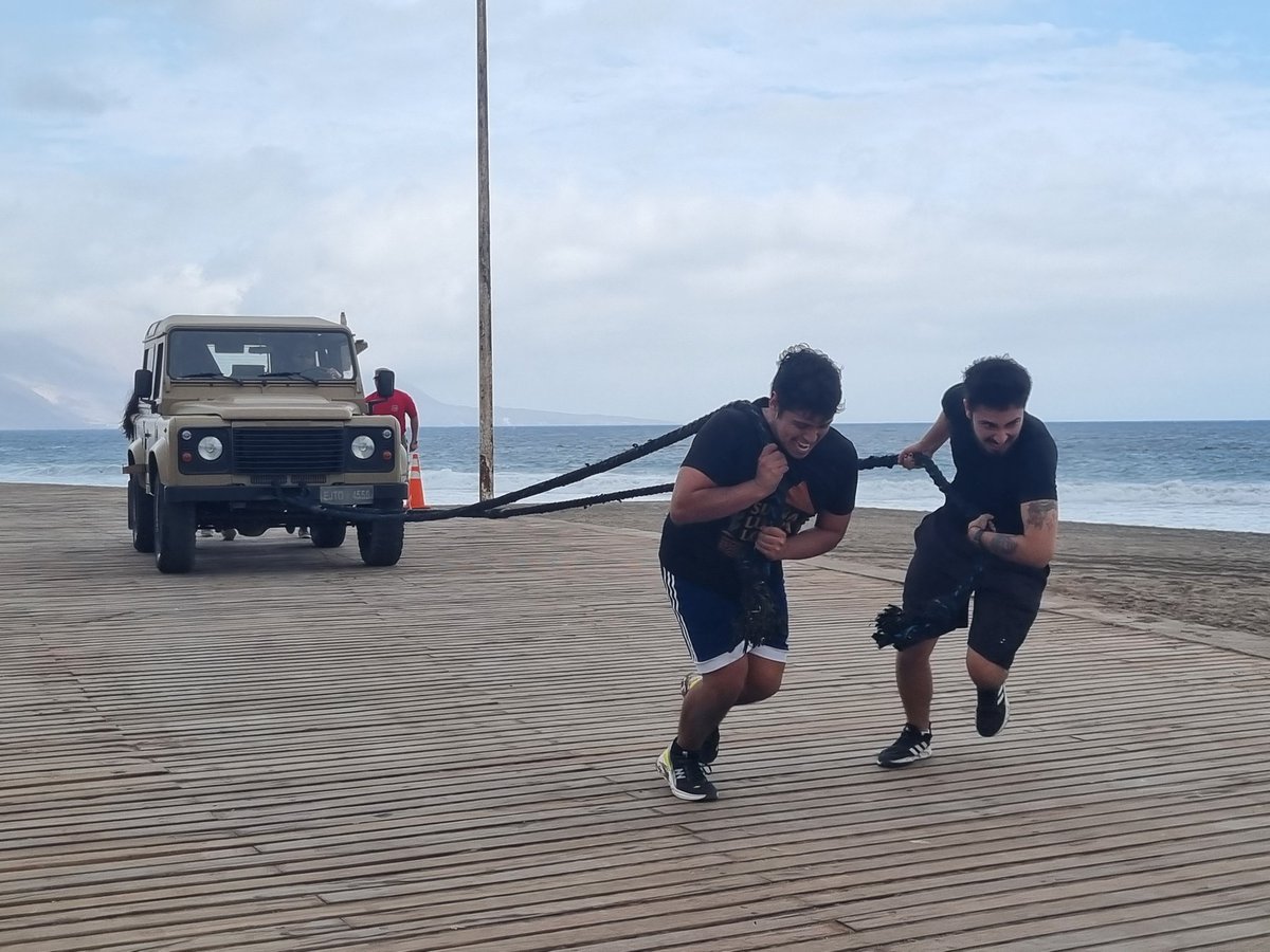 Senda_Tarapaca's tweet photo. 🏋️‍♀️ En Playa Brava ya se vive la 4.ª versión del CrossFit Preventivo que organiza SENDA Previene Iquique con @IquiqueDeTodos 
Equipos de empresas, barrios, instituciones, gimnasios y la comunidad participan en una jornada que promueve la vida saludable y  el trabajo en equipo 💪 https://t.co/rGjVKXo15x