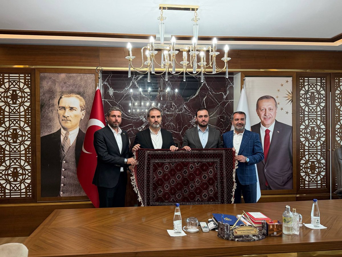 mahmutnazirli's tweet photo. AK Parti Genel Merkez AR-GE ve Eğitimden Sorumlu Genel Başkan Yardımcımız Sn. @mustafasenbd ‘i Elazığ İl Başkanlığımızda ağırlamaktan mutluluk duyduk.

İl teşkilatımızın kıymetli mensupları ve dava arkadaşlarımızla bir araya gelerek, şehrimiz ve geleceğimiz adına verimli istişarelerde bulunduk.Kıymetli Genel Başkan Yardımcımıza ve emeği geçen tüm teşkilat mensuplarımıza teşekkür ediyorum.
