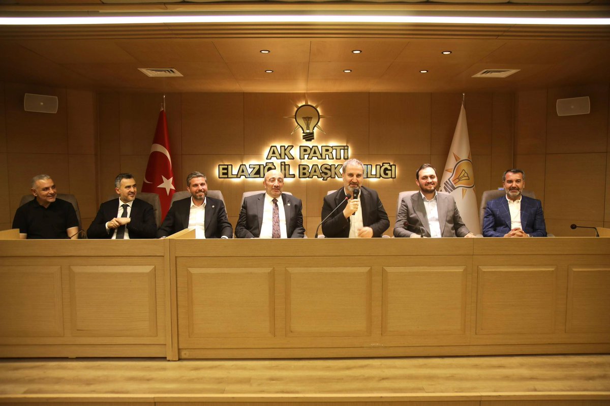 mahmutnazirli's tweet photo. AK Parti Genel Merkez AR-GE ve Eğitimden Sorumlu Genel Başkan Yardımcımız Sn. @mustafasenbd ‘i Elazığ İl Başkanlığımızda ağırlamaktan mutluluk duyduk.

İl teşkilatımızın kıymetli mensupları ve dava arkadaşlarımızla bir araya gelerek, şehrimiz ve geleceğimiz adına verimli istişarelerde bulunduk.Kıymetli Genel Başkan Yardımcımıza ve emeği geçen tüm teşkilat mensuplarımıza teşekkür ediyorum.