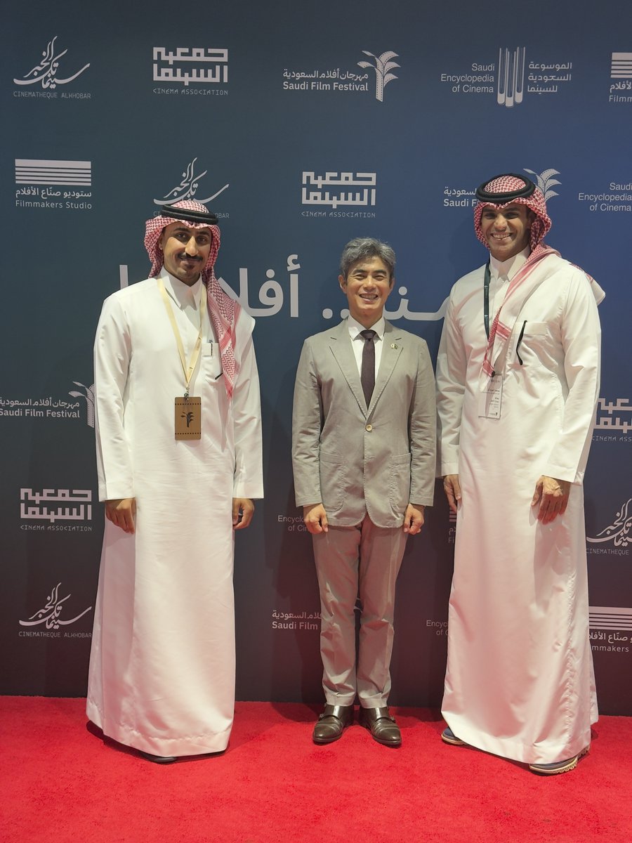 Malobth's tweet photo. مهرجانٌ يُبهر ويُبدع.

في دورته الثانية عشرة، قدّم مهرجان أفلام السعودية تجربة سينمائية متكاملة، شملت عروضًا للأفلام، وسوقًا للإنتاج، وورشًا تدريبية، وندواتٍ ثقافية، إلى جانب مبادراتٍ لدعم صُنّاع الأفلام السعوديين.

حراكٌ ثقافي وإبداعي يسهم في تنمية الثروة البشرية الإبداعية، وتعزيز الاقتصاد الإبداعي في المملكة العربية السعودية.

نظم المهرجان جمعية السينما، بالشراكة مع مركز إثراء، وبدعم من هيئة الأفلام.
@CinemaAssoc_KSA
@SA_FilmFestival 
@FilmMOC 
@Ithra