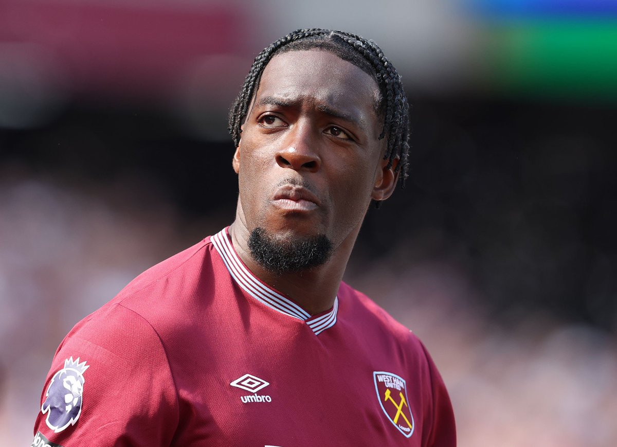 WestHam_Central's tweet photo. In terms of recruitment:

Desperately need a centre back.

Nuno doesn't want to feature Todibo.

Nuno not too keen on Kilman.

We would like to sign Axel Disasi again, but he has interest from a number of clubs, and unsure if he'd drop down.

@ExWHUEmployee https://t.co/sfLkx3GVnG