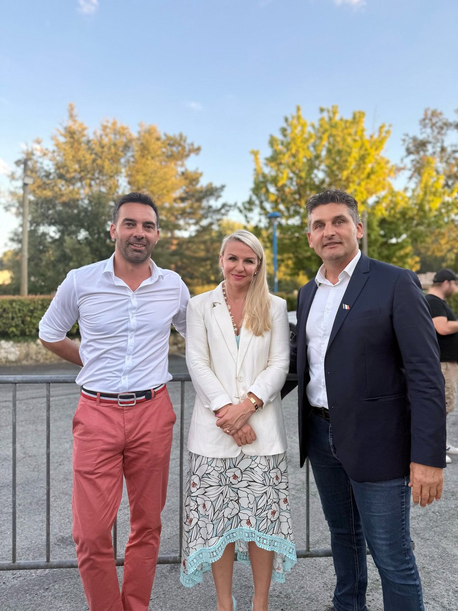 RNLotetGaronne's tweet photo. Hier soir, nous avons partagé un excellent moment à nos côtés lors de notre repas républicain à #Vares.
Un grand merci à tous les militants, adhérents et sympathisants présents pour leur participation, leur convivialité et leur fidélité. https://t.co/ysc5577uD4