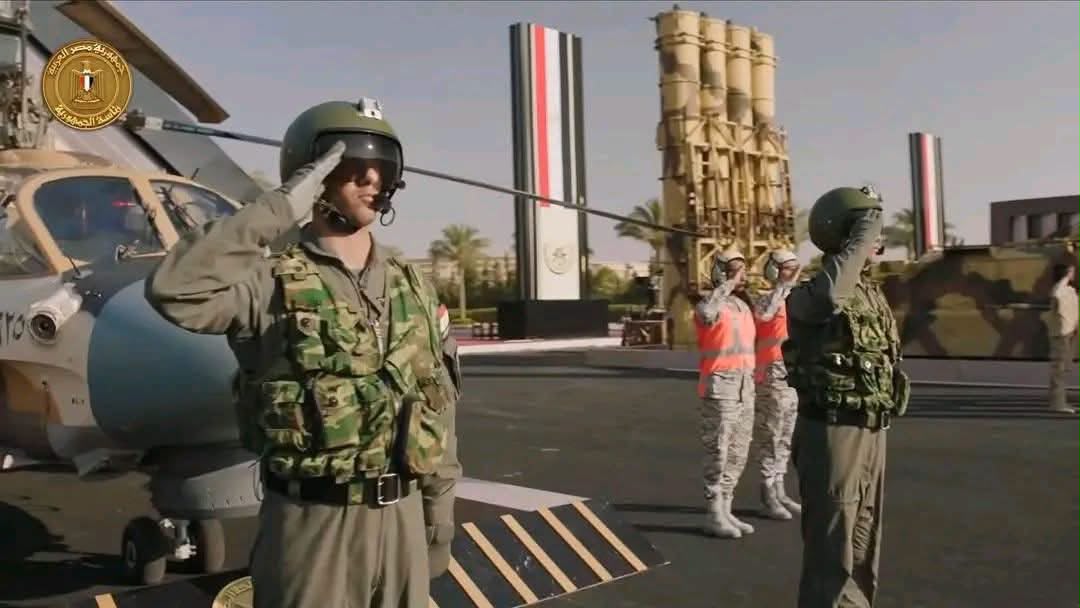 memecom425500's tweet photo. الظهور الأول لمنظومة الدفاع الجوي الصاروخي المصرية S-300VM "Antey-2500" الأقوى في الشرق الأوسط 🇪🇬🔥
#مصر_تبني_القوة #الجيش_المصري https://t.co/kOWCsc1y9P