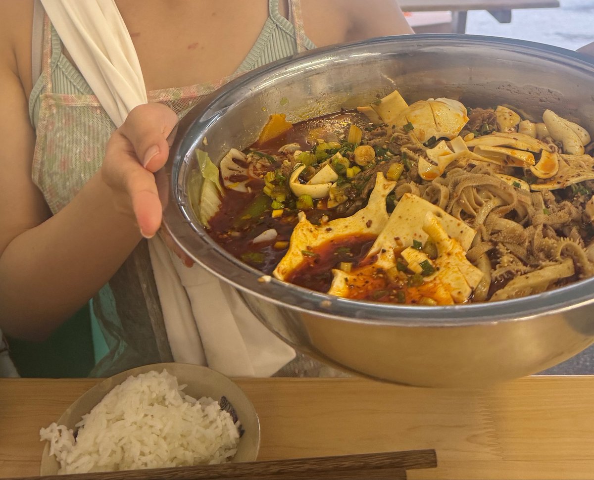 cherleemiu's tweet photo. 冒菜ถ้วยยักษ์คือยาใจที่ดีที่สุดใจวันนี้ 🥰 https://t.co/DJSrhZC6Y8