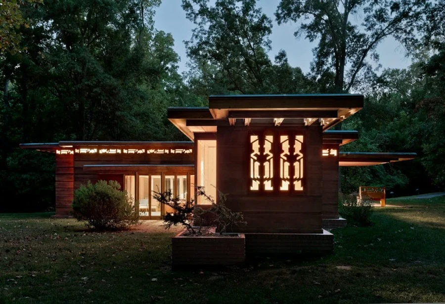 watertyped_'s tweet photo. Pope-Leighey House, Frank Lloyd Wright (1940)

From his Usonian period https://t.co/ZXnXyY65Id
