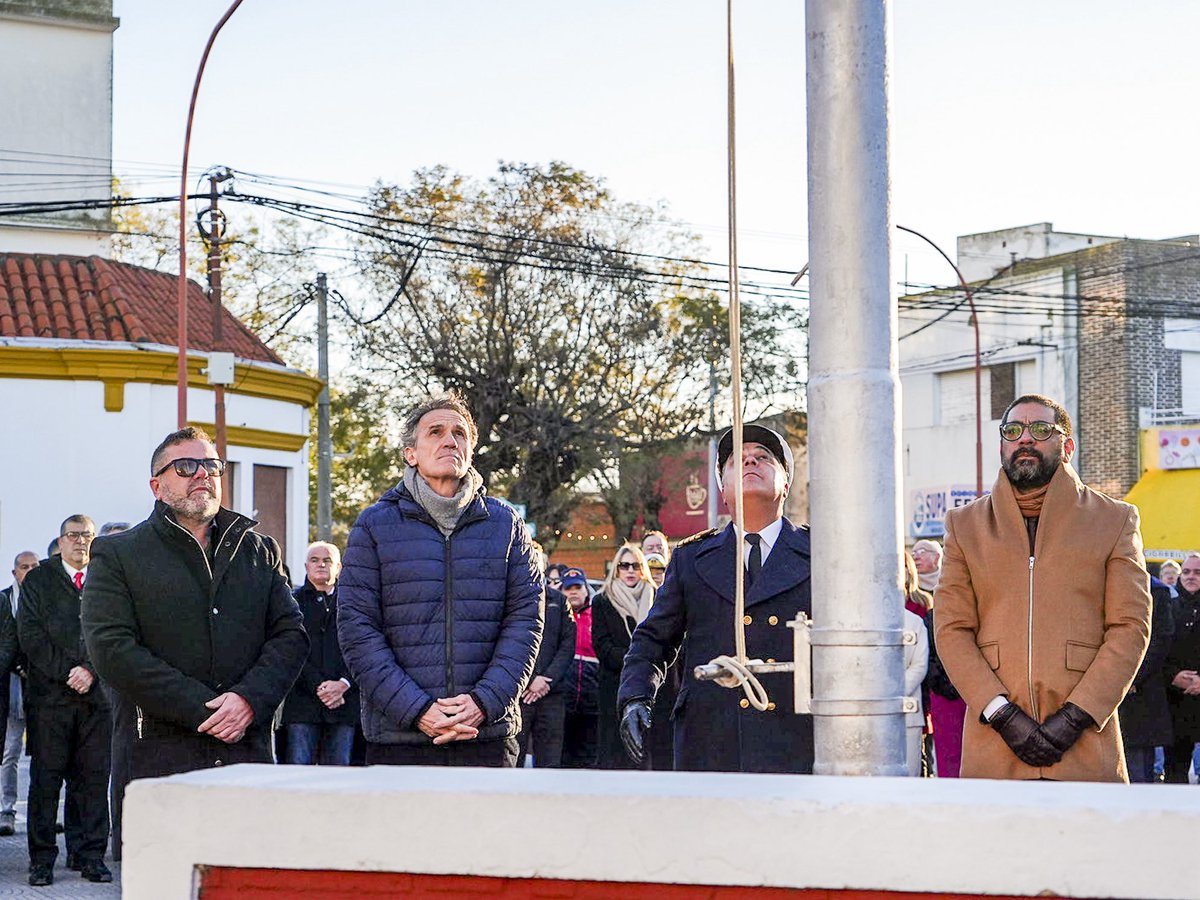 gkatopodis's tweet photo. Celebramos los 100 años de la Cooperativa Eléctrica de #PuntaAlta, una institución que durante un siglo construyó prestigio, confianza y compromiso al servicio de su comunidad.
Este aniversario reconoce el esfuerzo de generaciones que entendieron que el desarrollo se construye de manera asociativa. Esa es la fuerza del cooperativismo: organizarse, trabajar juntos y cuidar lo que es de todos.
Esta cooperativa es un orgullo para la provincia de Buenos Aires y un ejemplo de compromiso colectivo.
Felicitaciones a sus trabajadores, trabajadoras, autoridades, asociados y a todos los que hicieron posible estos primeros cien años.
@rodrigo_arist