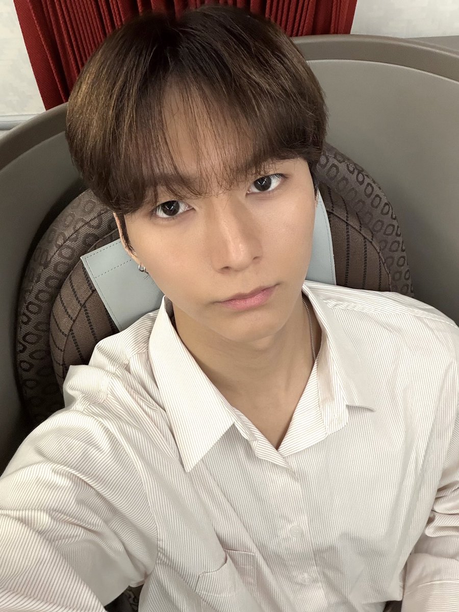 KungFuMaster611's tweet photo. 머리가 너무 동글해요

25살인데 머리가 너무 동그래요 ㅠㅠ 뭐가 문제죠 사진은 셀카에요 https://t.co/i2bor5RNhp