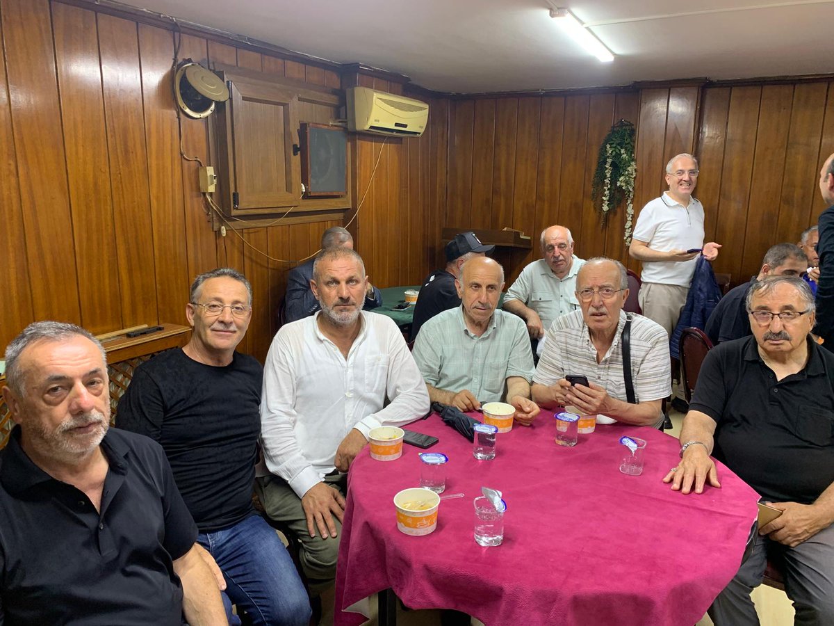 SpKartall's tweet photo. İlçe başkanımız Hayati Durmuş başkan yardımcılarımız ile beraber 

Anadolu Yakası Bayburt Kültür ve Yardımlaşma Dayanışma Derneğinin düzenlediği Aşure ikramı programına katıldı. 
Nazik davetleri için başkan Sn. Adem DOĞAN beye teşekkür eder başarılar dileriz https://t.co/mPFhe2Wl2q