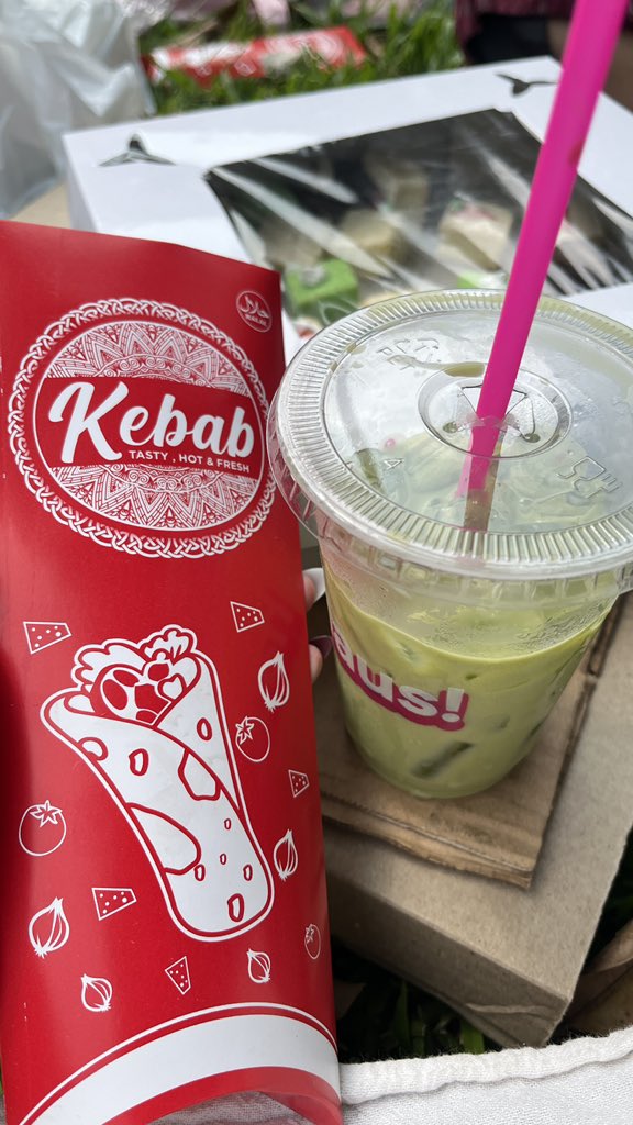 barbiejaem's tweet photo. Terimakaci org-org baik yg sudah memberiku freebies hari ini dan makanan enak⭐️⭐️⭐️⭐️⭐️

Tidak menyangka dapet sebanyak ini 🥹🩷🩵 https://t.co/4I9m1kR73X