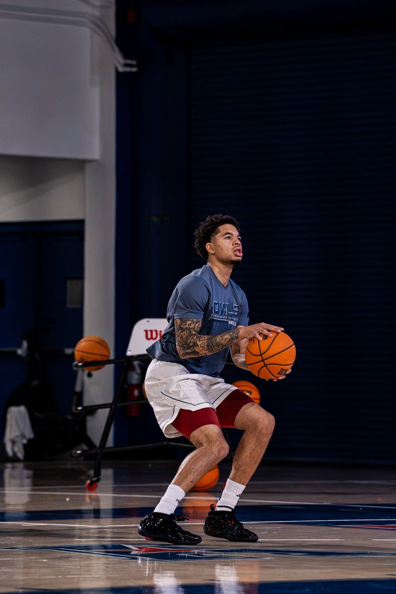 FAUMBB's tweet photo. 𝟐𝟎𝟐𝟔-𝟐𝟕 𝐅𝐢𝐫𝐬𝐭 𝐋𝐨𝐨𝐤  

No. 10: Jelani Hamilton

 #WIP🏝️ https://t.co/UA68KxlYRz
